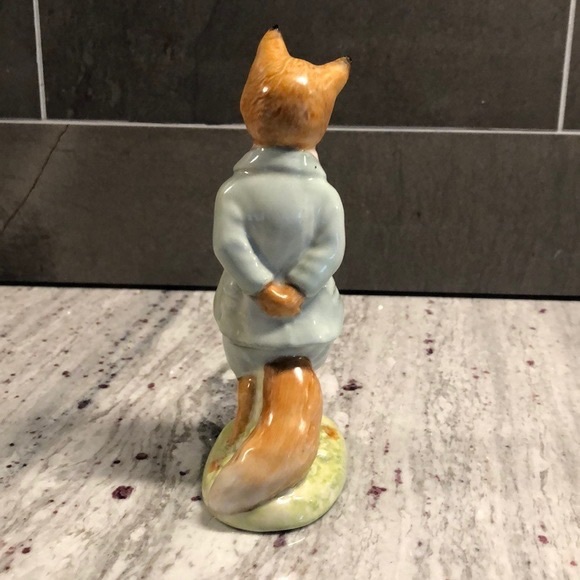 Beatrix Potter Foxy Whiskered Gentleman Figurine - Picture 6 of 9